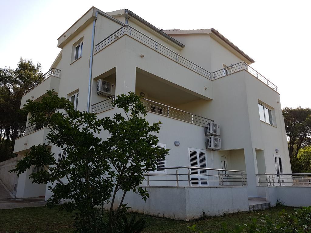 Apartments Villa Maslinica Vrboska Εξωτερικό φωτογραφία